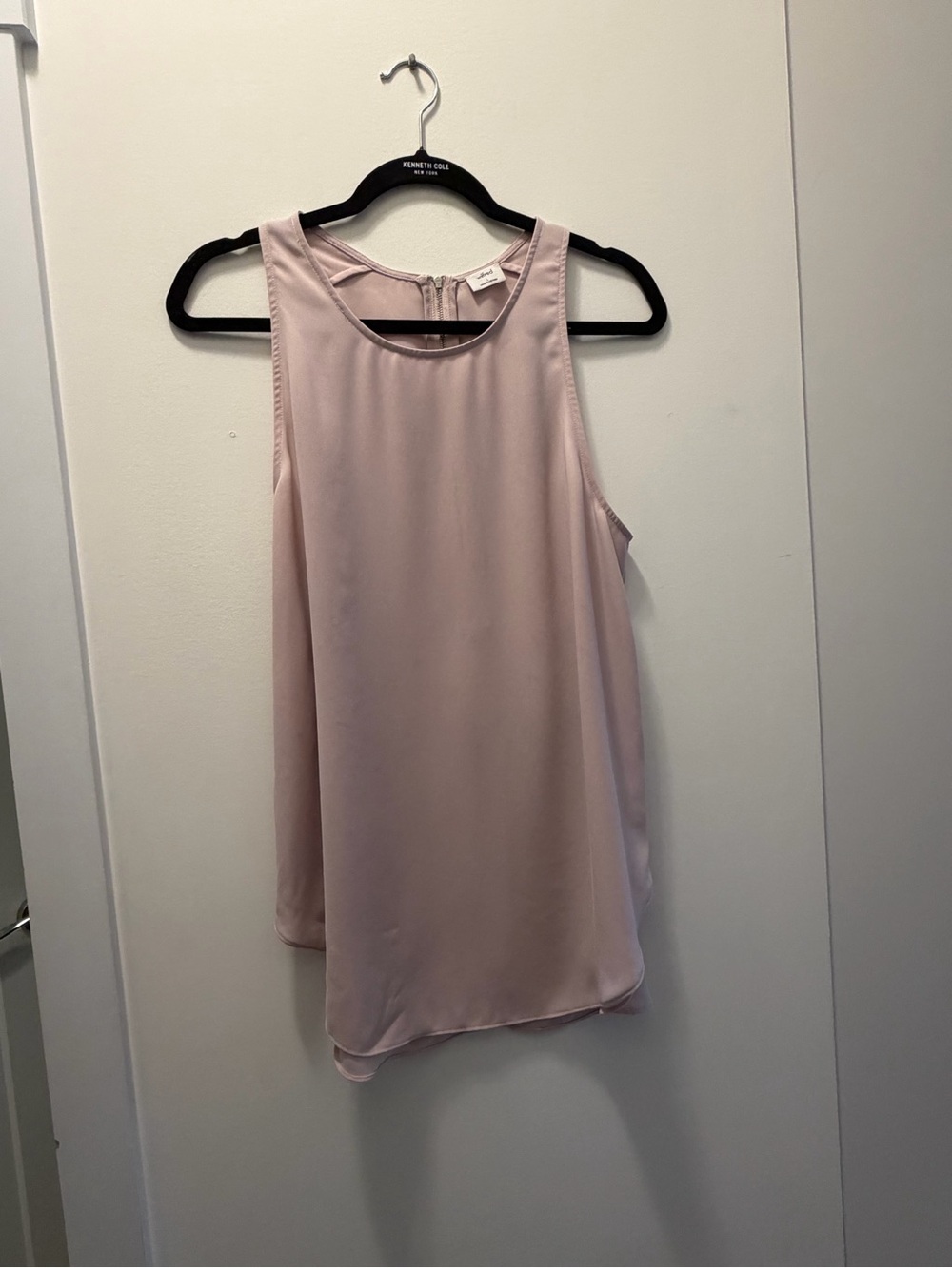 Aritzia Wilfred Light Pink Sleeveless Blouse